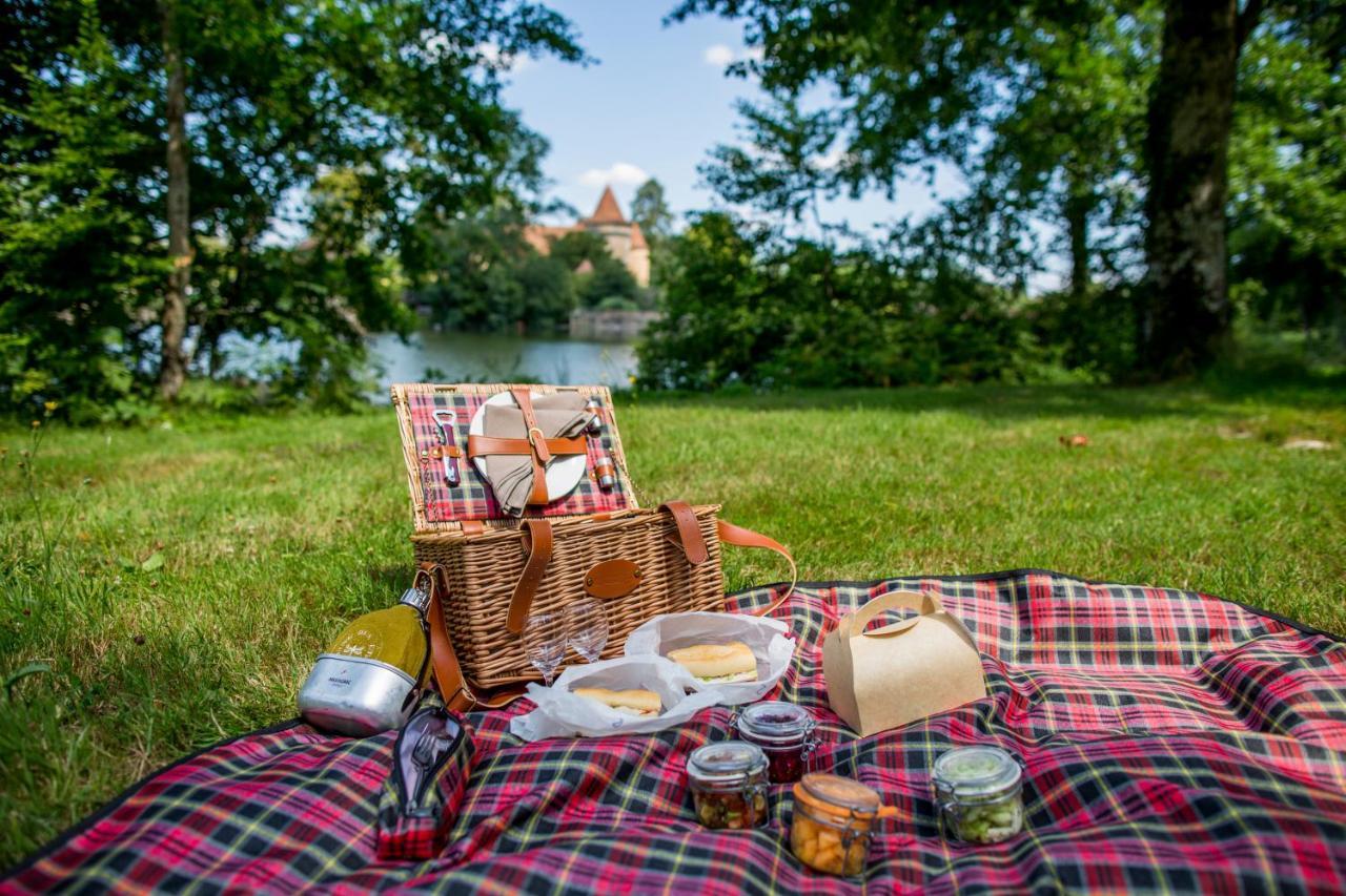 Hotel Domaine Des Etangs, Auberge Resorts Collection Massignac Eksteriør billede
